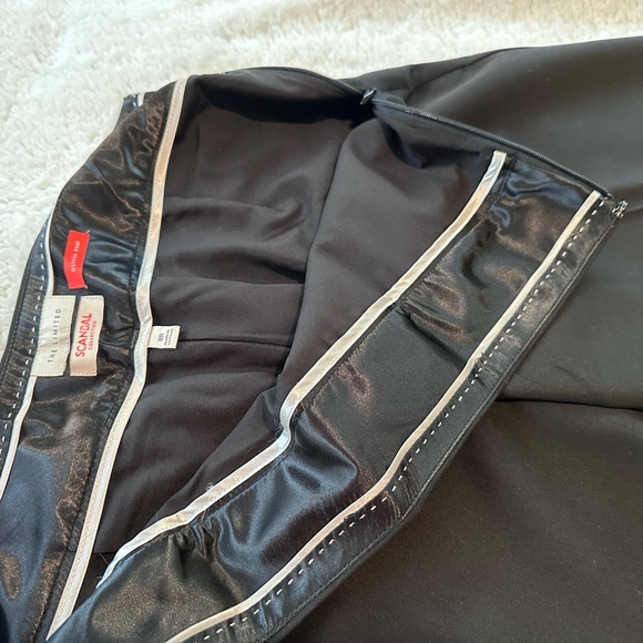 Classic Black Wide-Leg Trousers - Picture 5 of 6